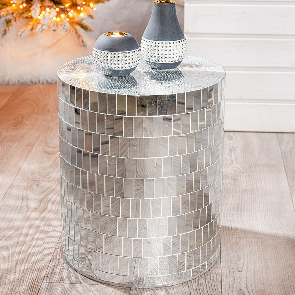 Arlee Mirrored Round Side Table In Silver